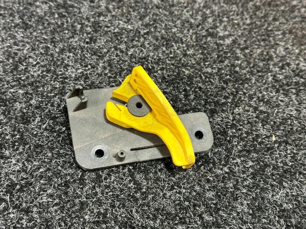 фото №1, Alfa romeo giulia важіль замок відкривання капот