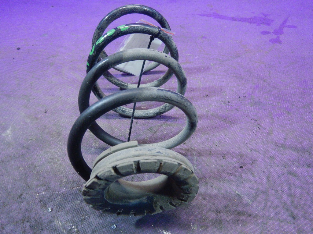 Opel adam 12- пружина задня підвіска задня Доставка