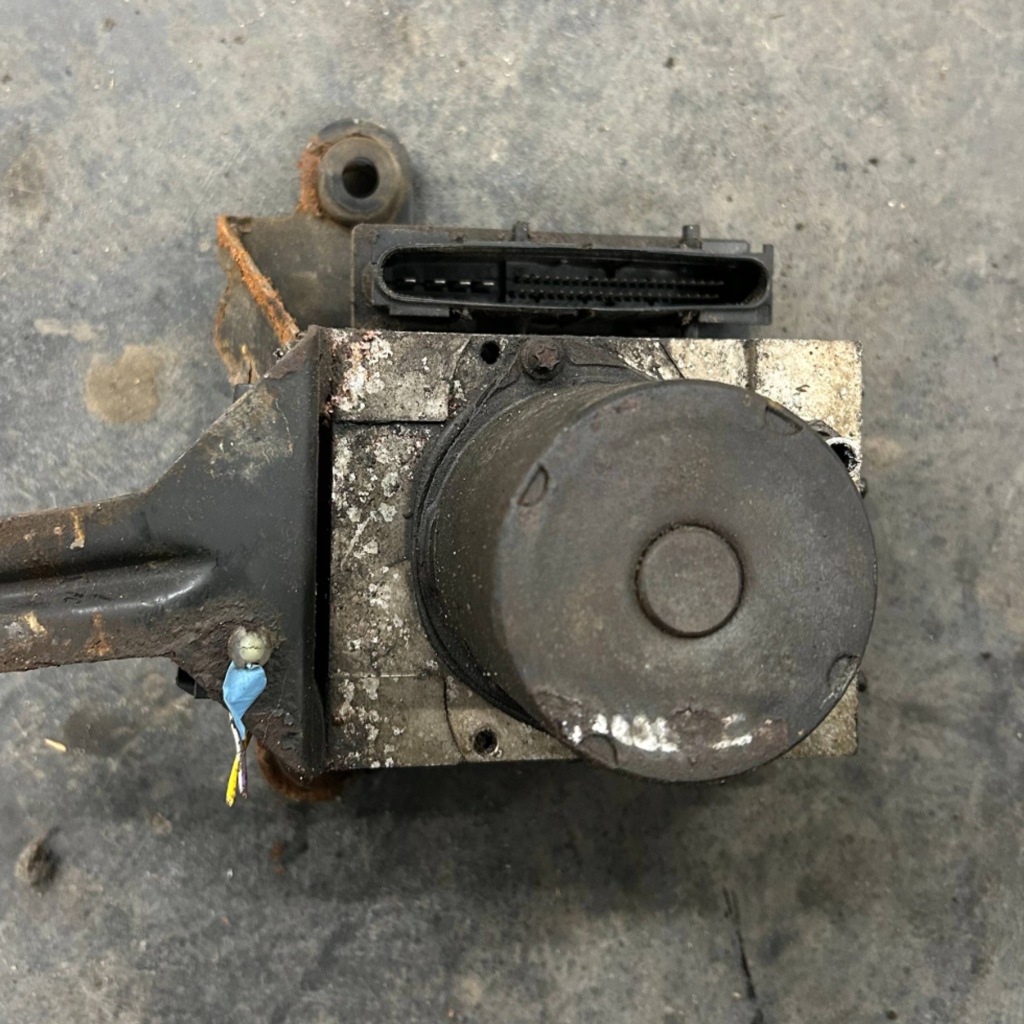 Купити Насос гальмівна abs transit mk7