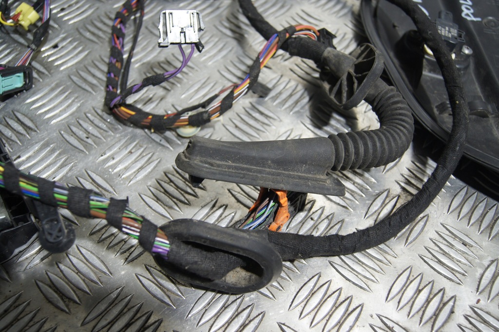 фото №10, Замок електропроводка захист лівий перед vw polo 6r