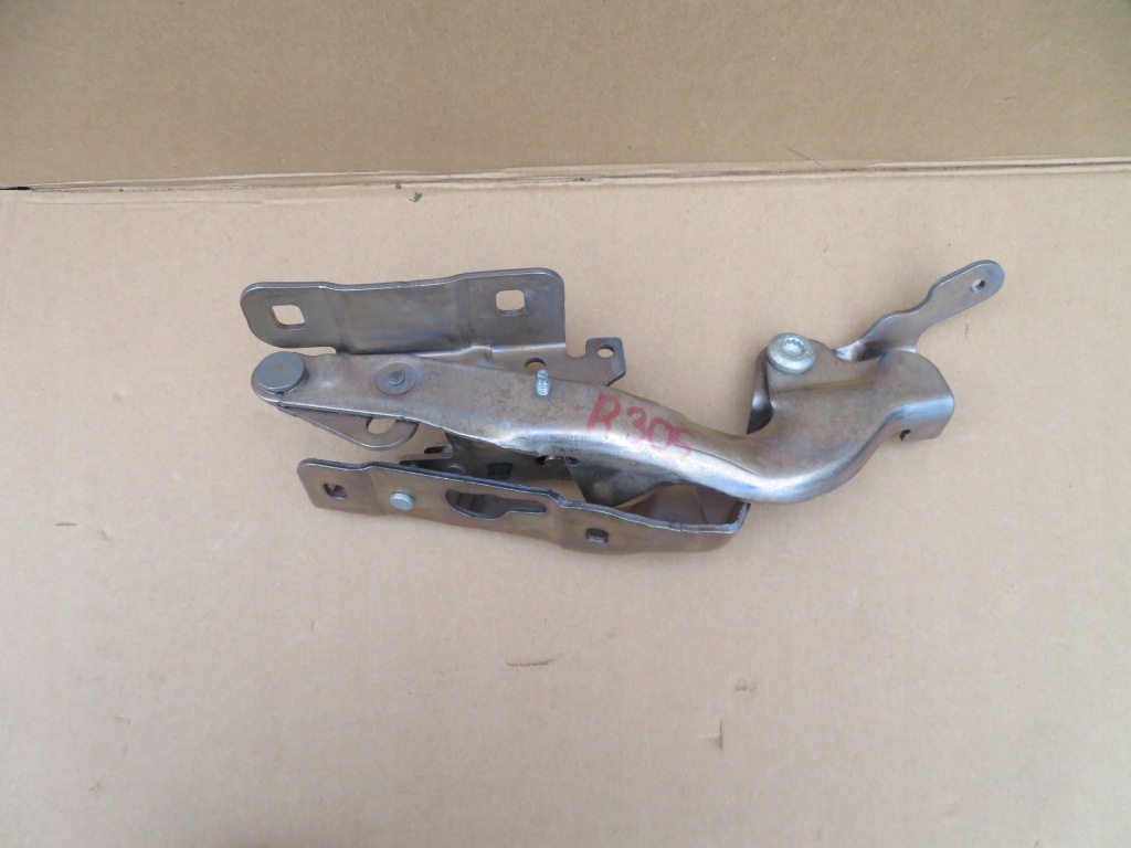 Купить Петля капот перед mercedes a1778800228