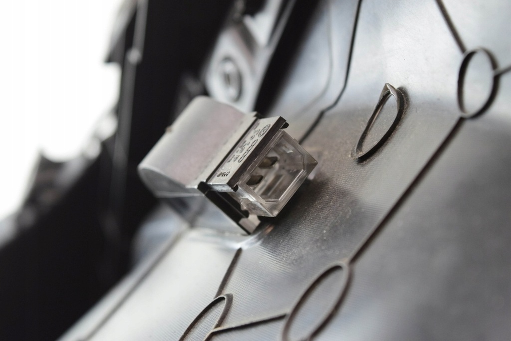 фото №13, Левая обивка багажника skoda fabia iii estate nj5 6v9867427d 1.0l