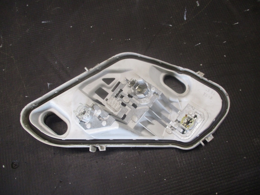 фото №5, Вкладиш лампи w крила правий задня opel meriva b 10-14r.