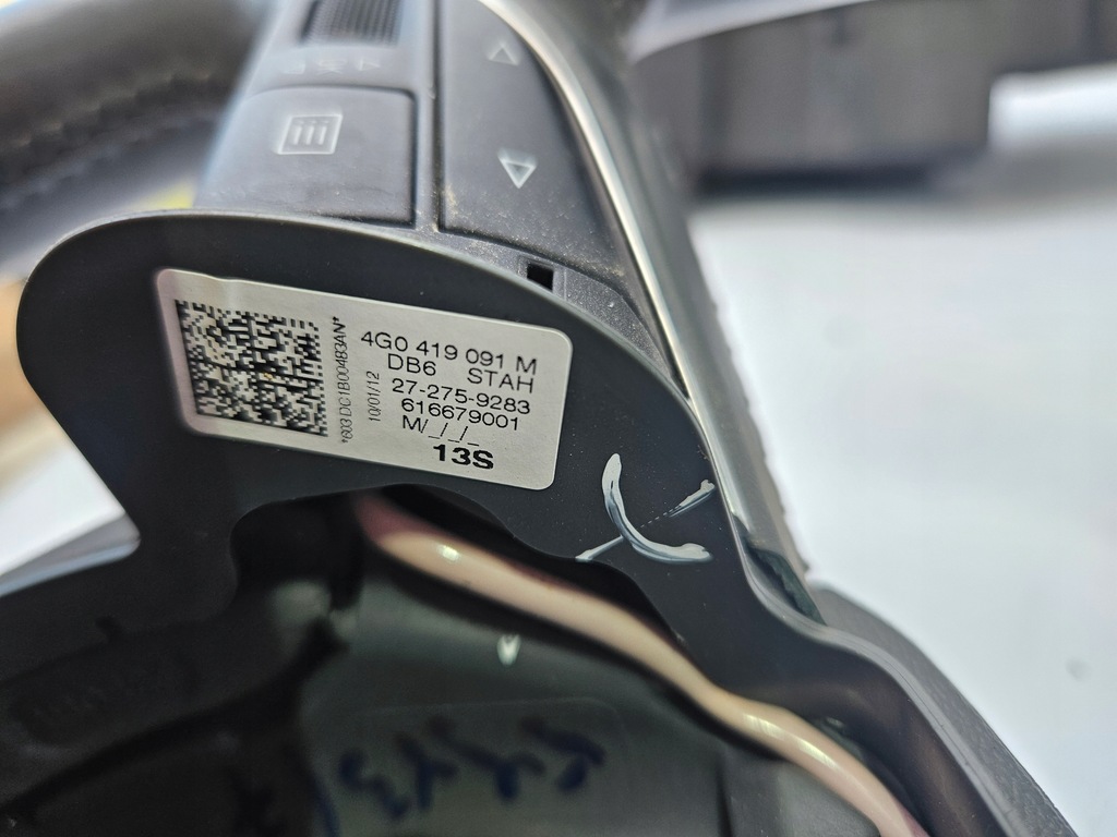 фото №10, Воздуховод четырёхлучевая серая кожа кожаный подушка audi a6 c7 a7 4g