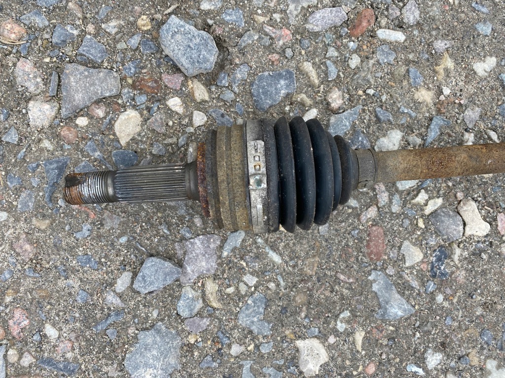 фото №4, Toyota aygo i 1.0 12v приводной вал правая