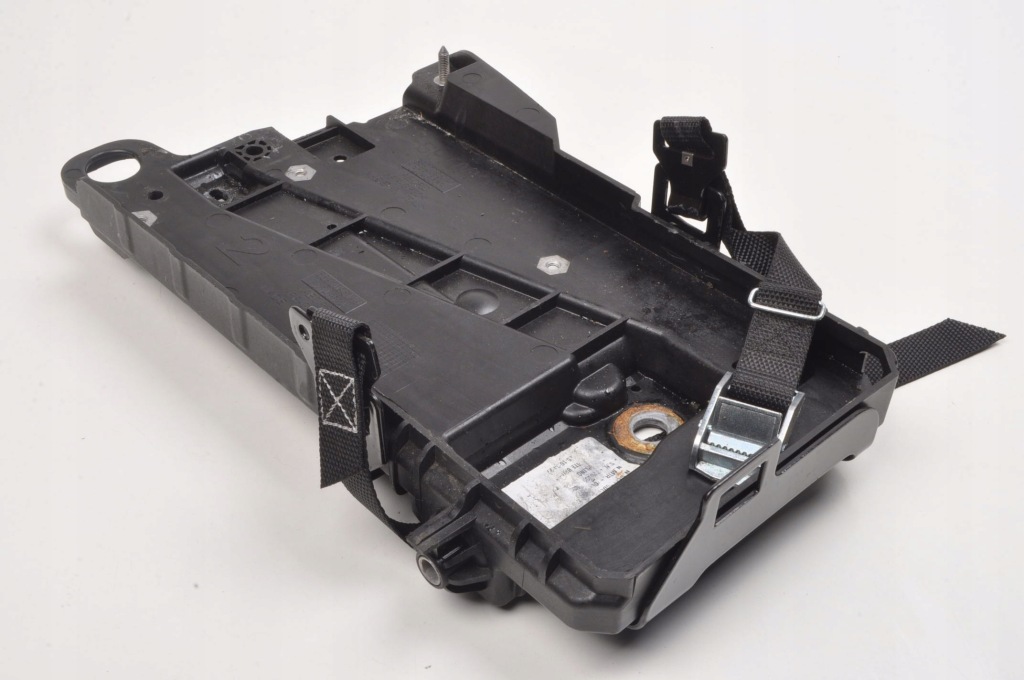 Купить Volvo xc40 основание аккумулятор 32348533