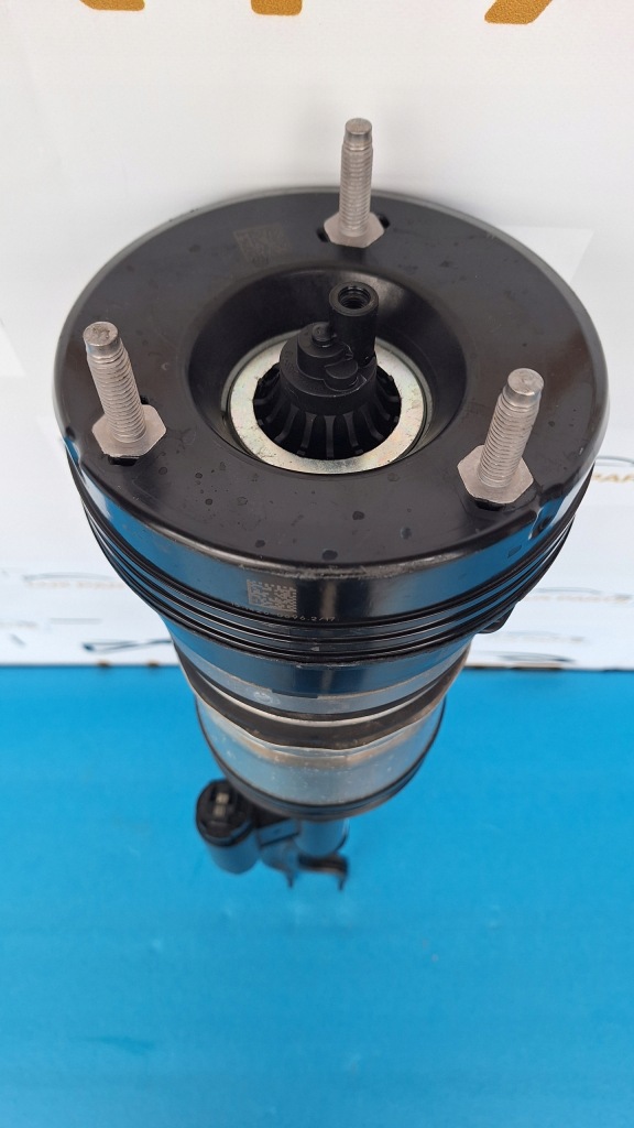 Купить Mercedes eqe v295 амортизатор левый передний