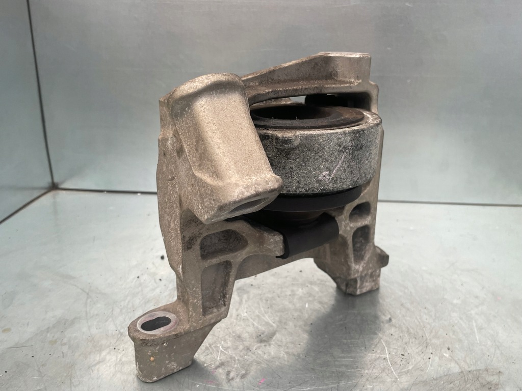 фото №4, Mazda 6 gj gl 2012- 2.2 skyactive подушка кронштейн двигателя