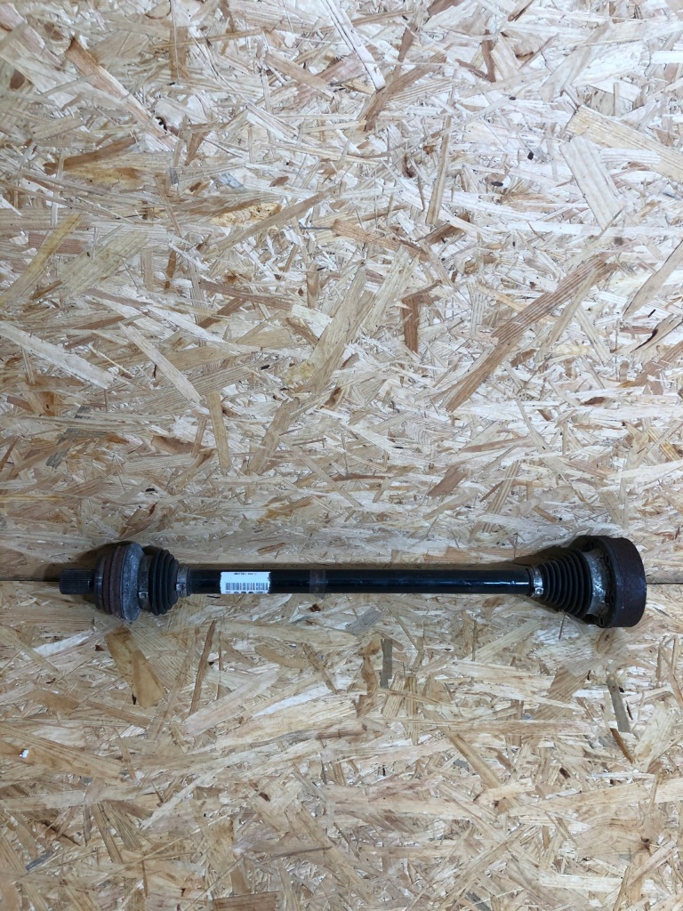 Купити Привідний вал праві задній 3q0501204d vw audi skoda seat