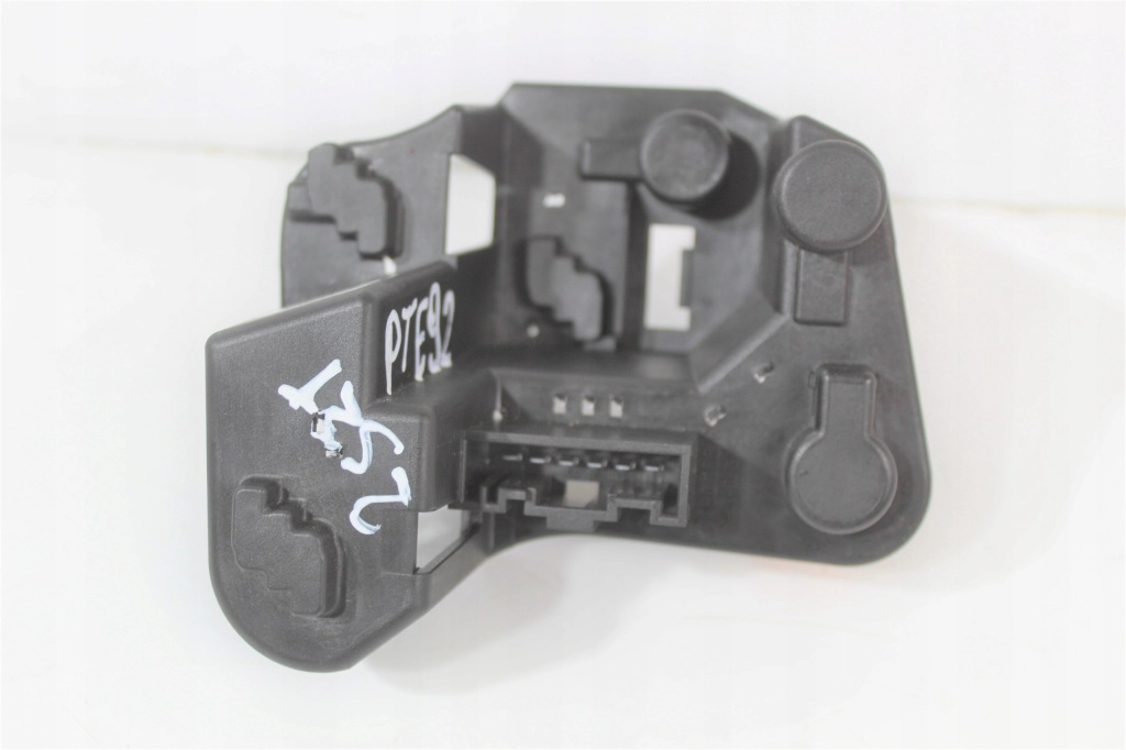 фото №1, Вкладиш лампи молдинг żarówkowa правий задня bmw e92