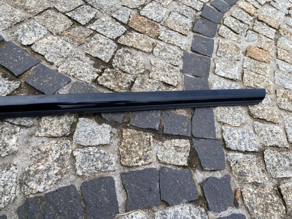 Mercedes 257 cls молдинг ущільнювач права перед задній 2577250800 2577352400 Оригінал