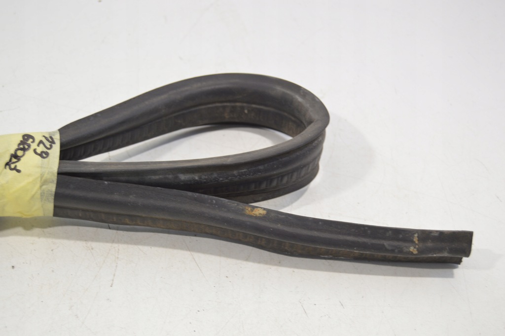 фото №3, Прокладка перегородка капот mercedes r129 sl