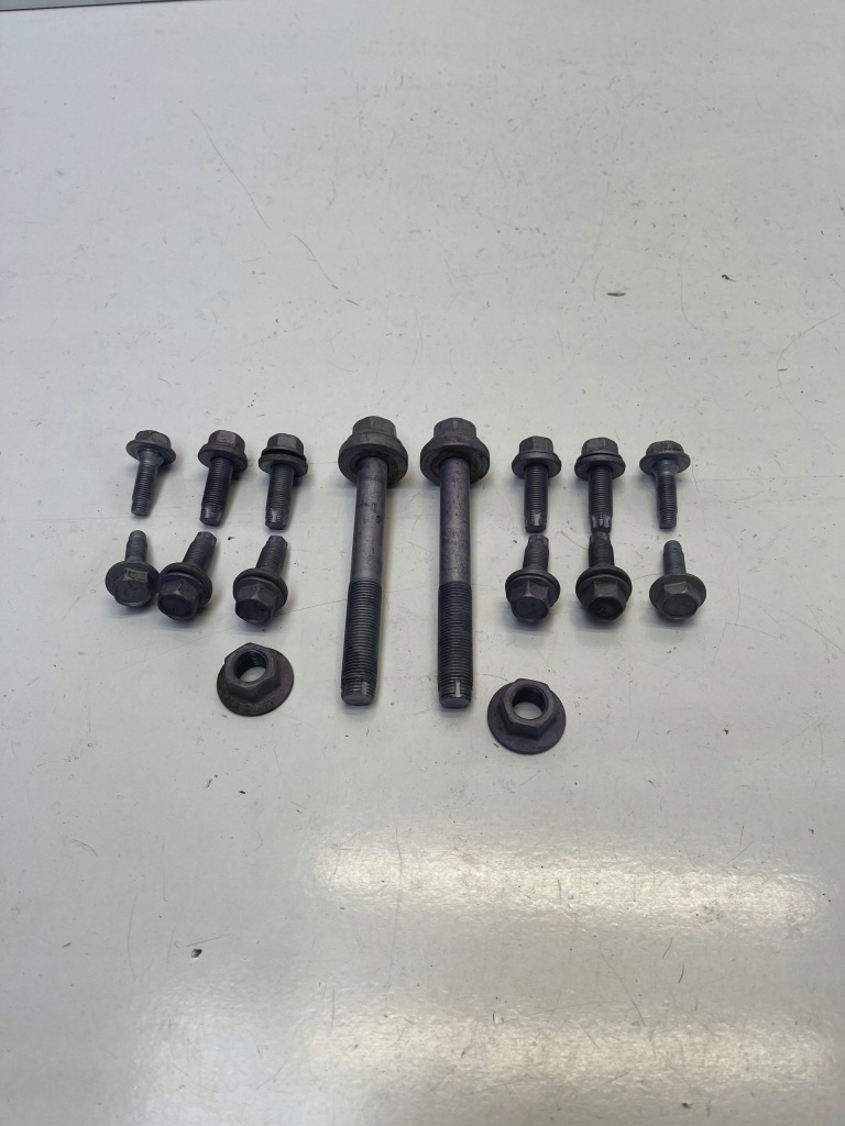 Купити Lexus ux 250h 2021 болти підвіска балка задня