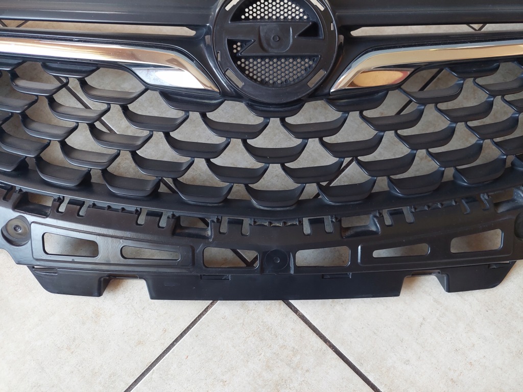 фото №8, Решітка радіатора --- решітка радіатора --- opel zafira c - lift - 2016