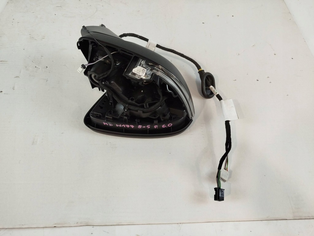 Електричний дзеркало бічний двері передніх праве mercedes-benz a w177 Оригінал