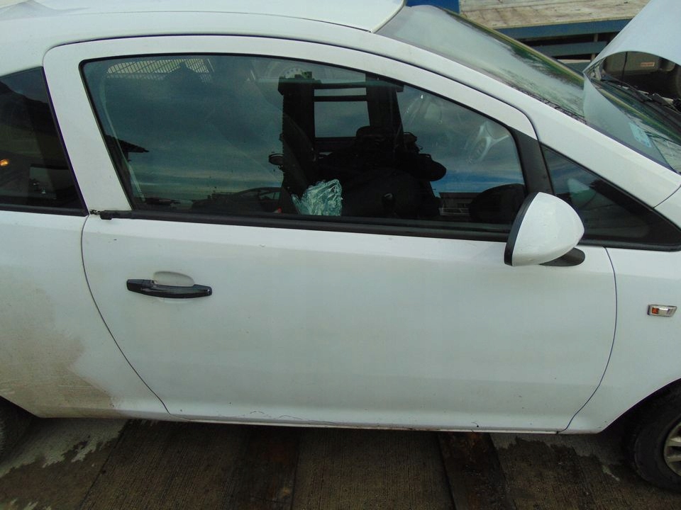 фото №1, Opel corsa d lift 3d дверь правое перед z474