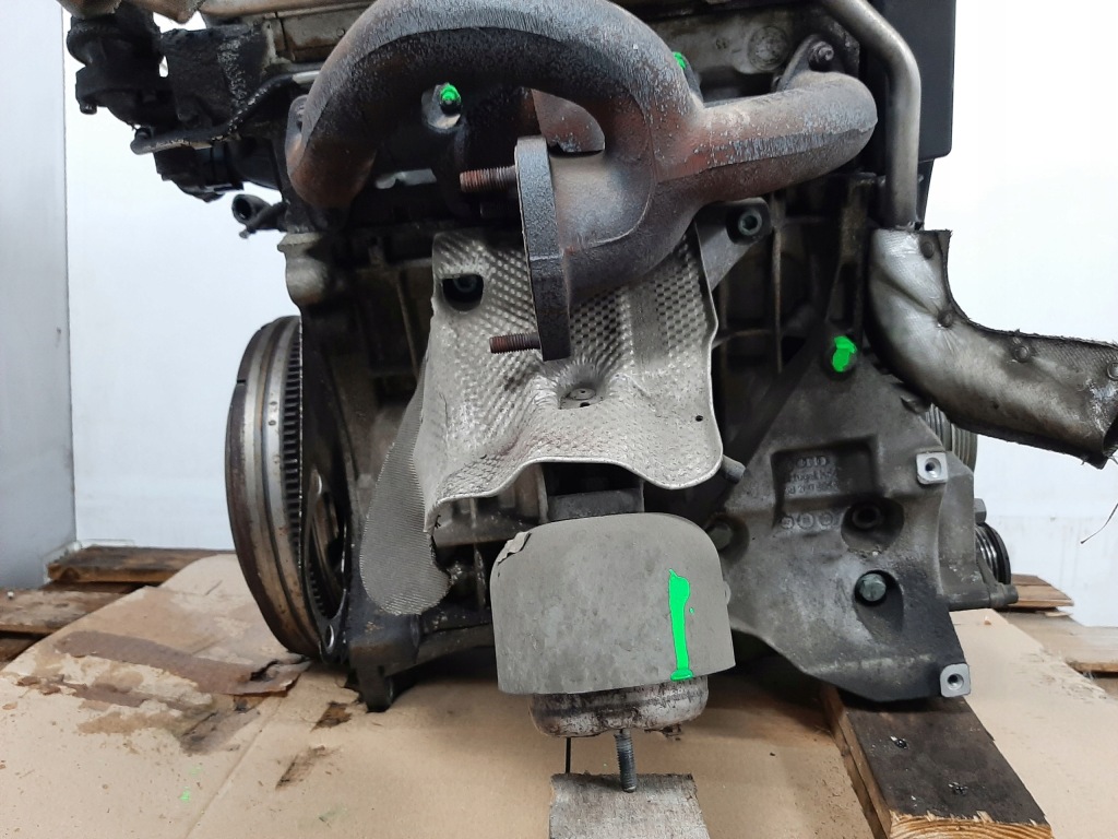 Audi a4 b5 седан 1.6 8v рестайлинг  00r двигатель ana 74kw 100km Доставка