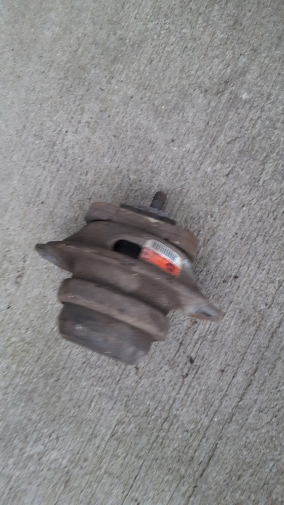 фото №1, Land discovery iii 2,7 kkb500441g кронштейн двигателя lew