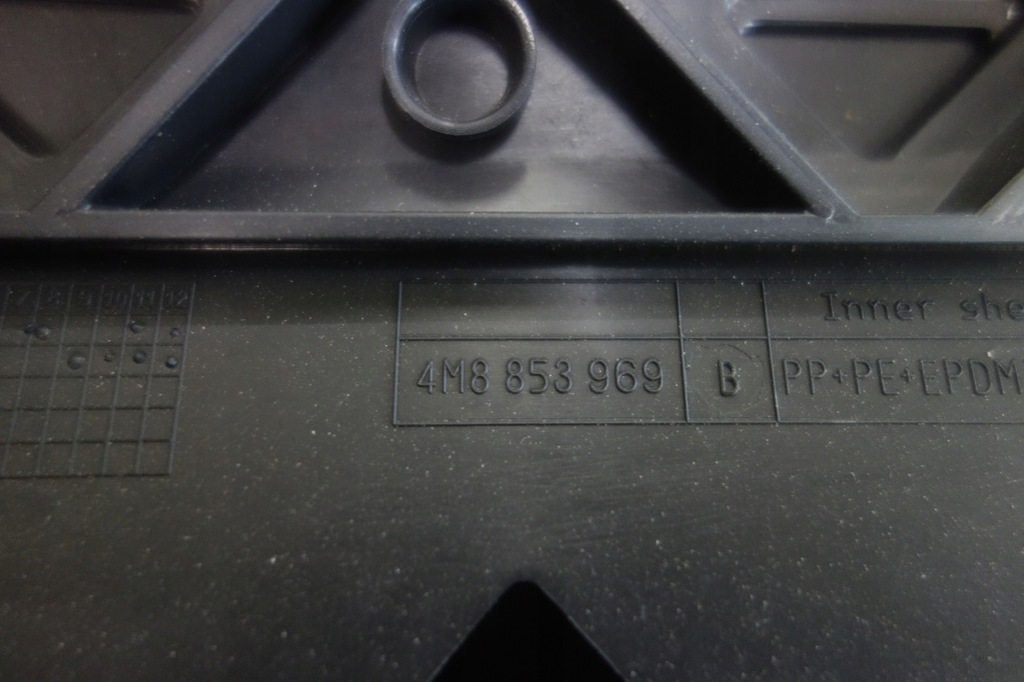 фото №11, Молдинг двері задня ліва audi q8 4m8853969b