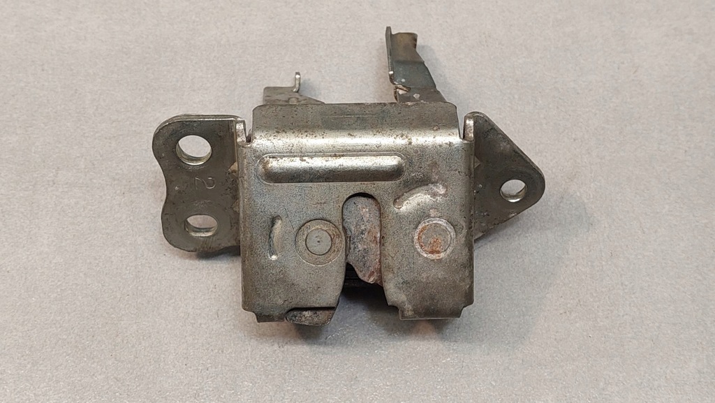 фото №1, Замок кришки багажника toyota yaris 1.0