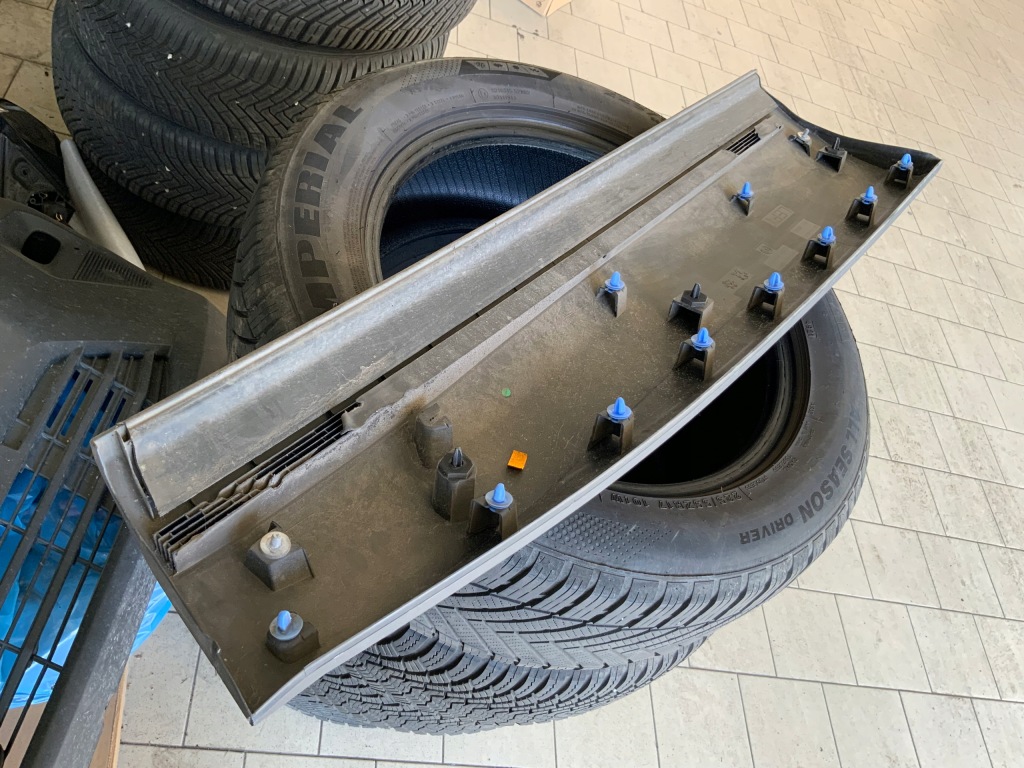 Peugeot 5008 2 2 молдинг двері перед передніх лівих ліва 9811674377 оригінал в Україні