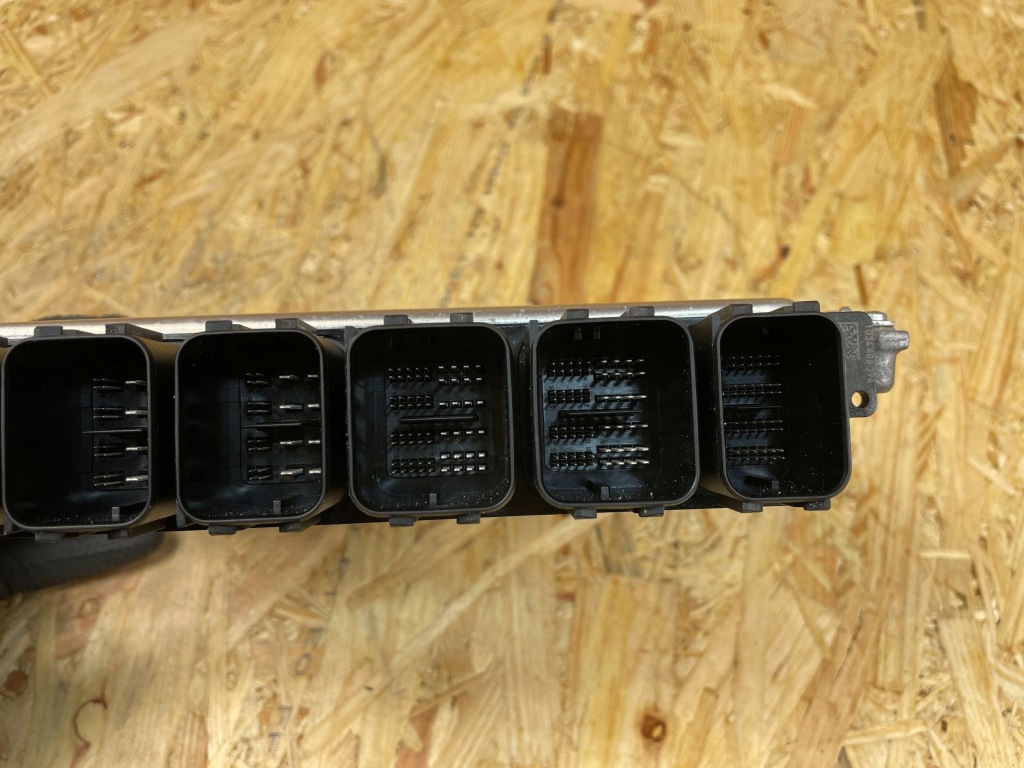 фото №10, Бортовой компьютер блок управления двигателя bmw x3 g01 x4 g02 2.0d 8476038