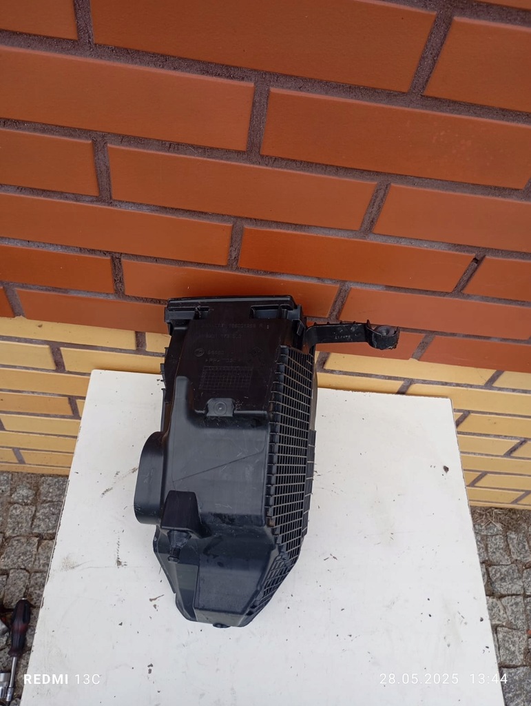 фото №8, Корпус фильтра воздуха renault clio iv 1.5 dci 165001258r