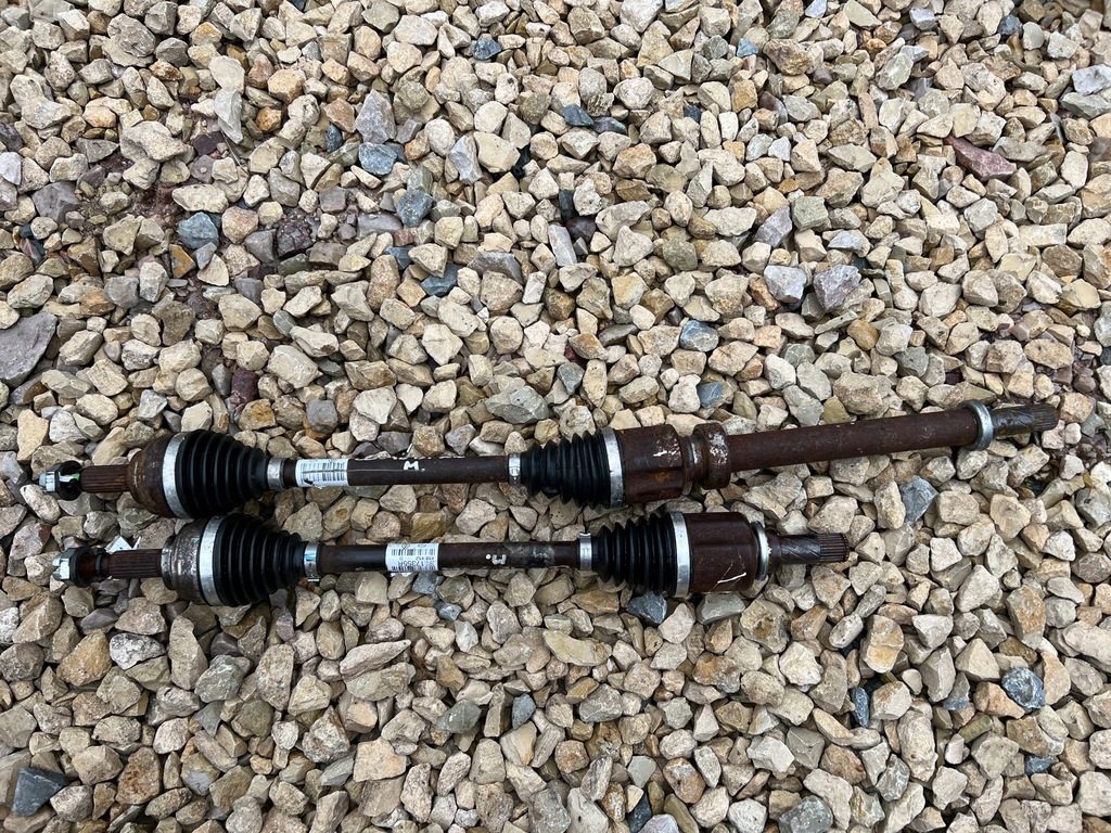 фото №1, Renault clio iv 0.9 tce привідний вал ліва 391017355r 19r