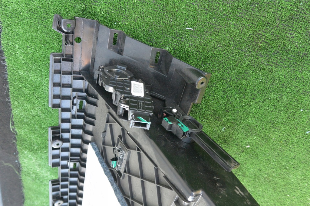 фото №7, Бардачок пасажира tesla model s 12-16 eu