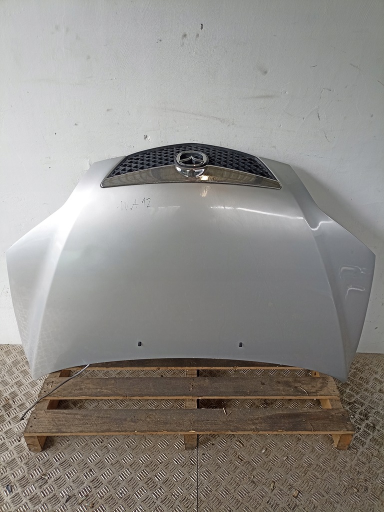 фото №1, Mazda 2 i капот кришка двигуна