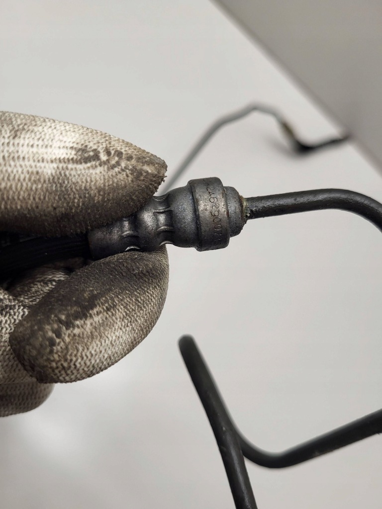 Шланг зчеплення трубка циліндр зчеплення mercedes-benz a w176 a2462900713 в Україні