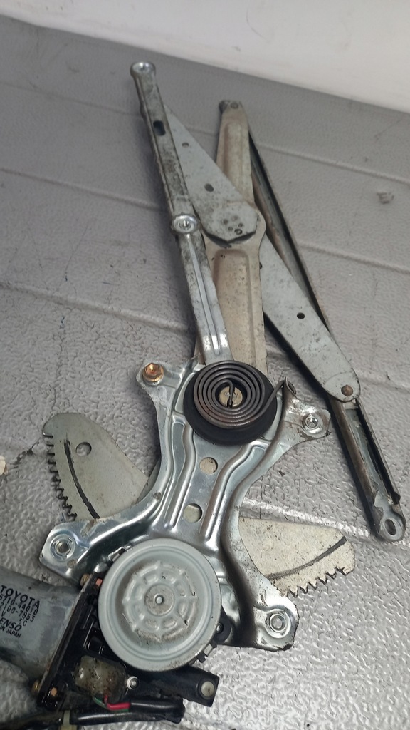 фото №6, Pod.szyby правый перед toyota previa 01r 2.0d