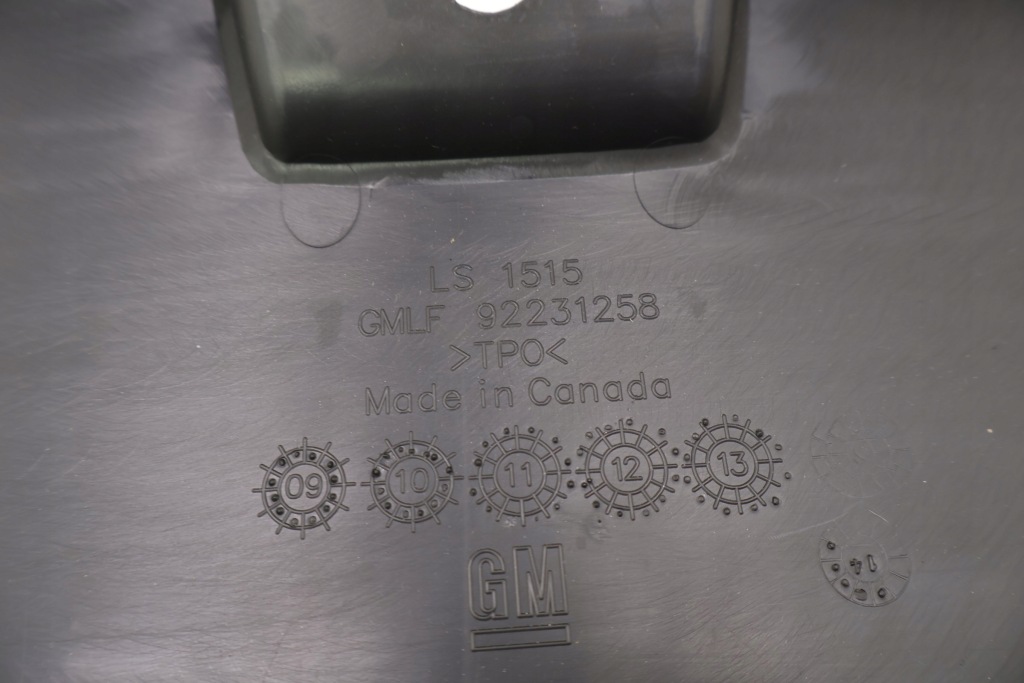 Купити Chevrolet camaro v накладка поперечина заднього 92231258, 92231257