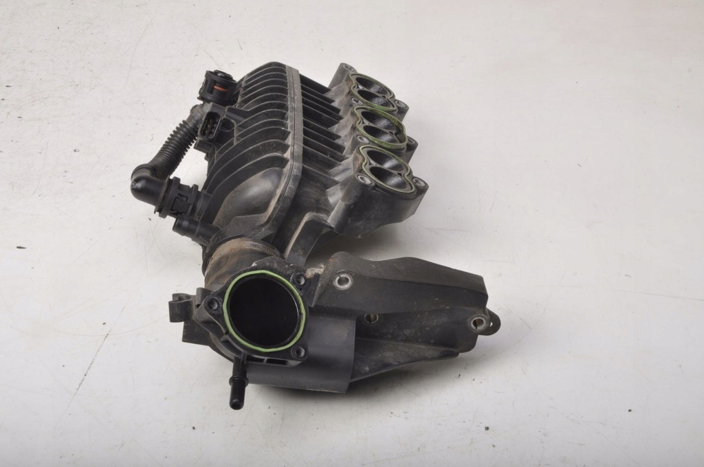 Ford focus mk3 1.0 eco коллектор впускной  cm5g-9424-ee с Разборки