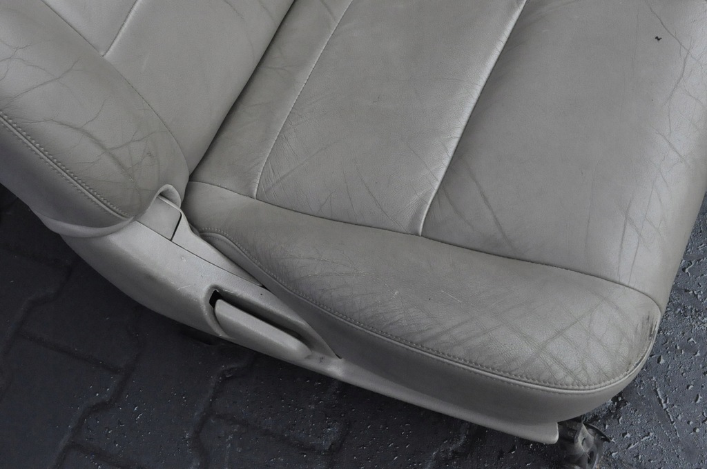 фото №10, Toyota tundra i 2006 сиденья заднее сиденье кожа