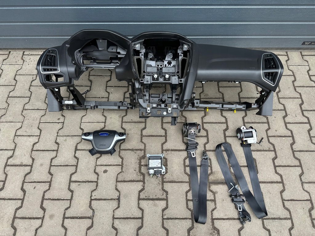 фото №1, Ford focus mk3 консоль панель приладів przed lift!!!!!!!!