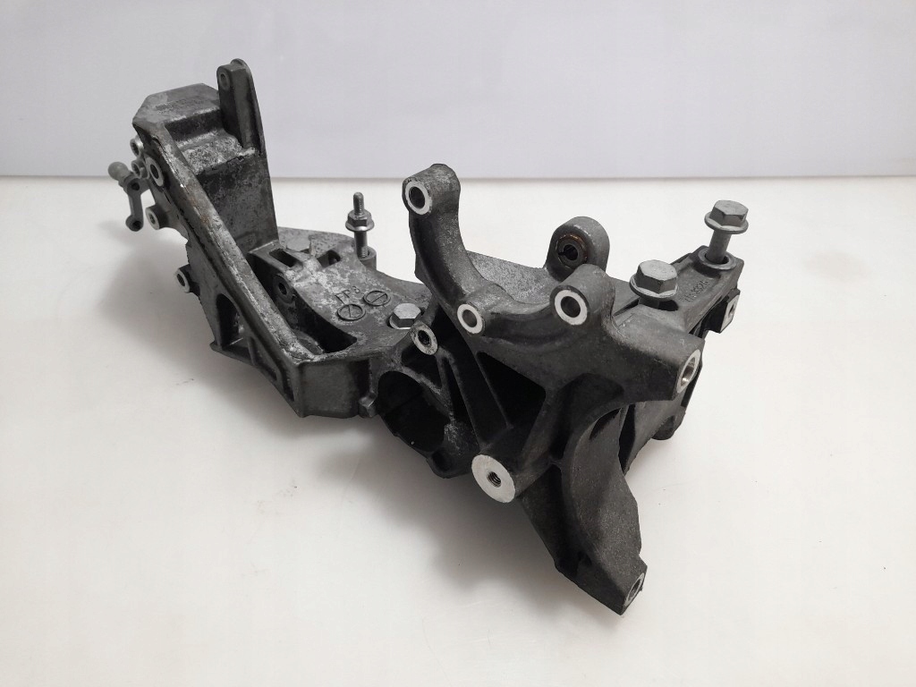 A4 a5 q5 8r cgl cag кронштейн кронштейн генератора super стан +болти комплект Недорого