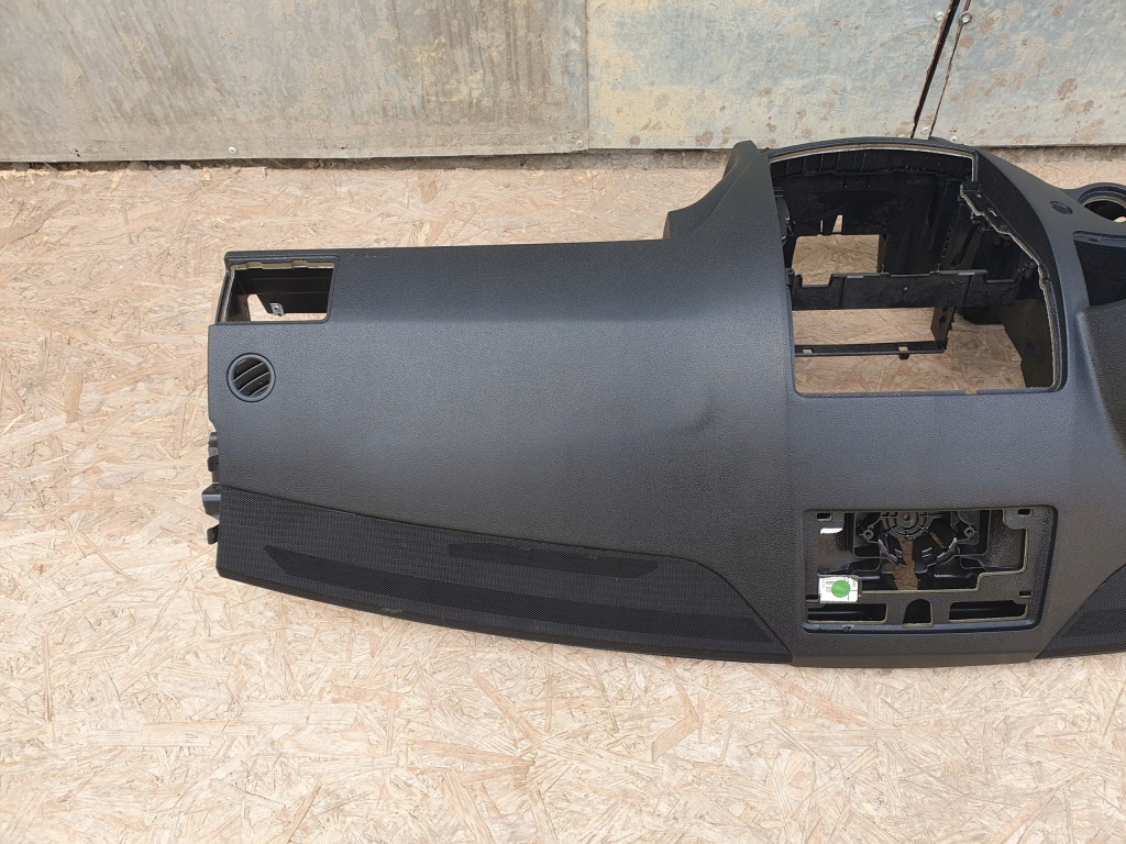 фото №4, Mercedes w204 консоль приборная панель + подушка пассажира