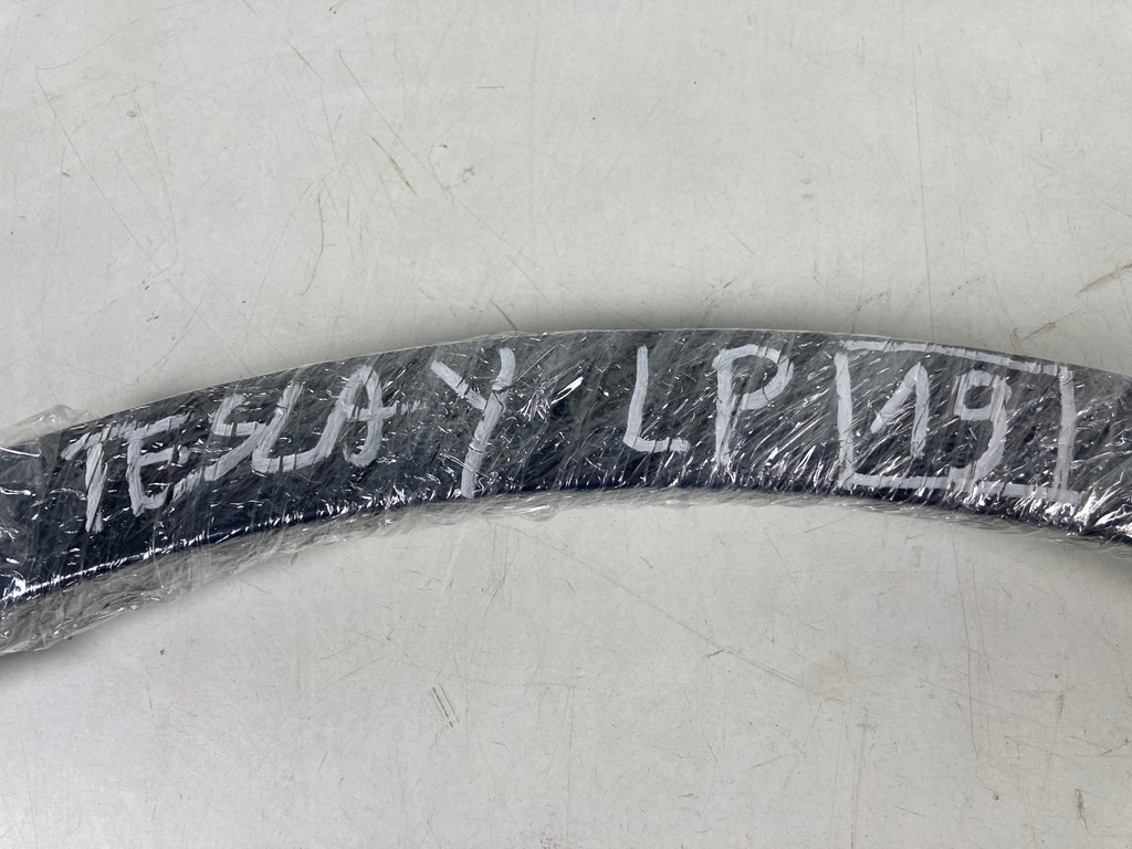 фото №12, Tesla y молдинг крила передня ліва 1683859