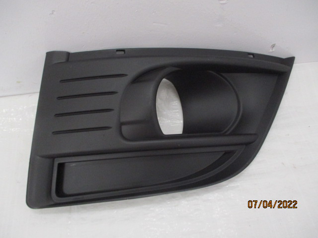 фото №1, C4 citroen grand picasso решётка заглушка противотуманной фары правая