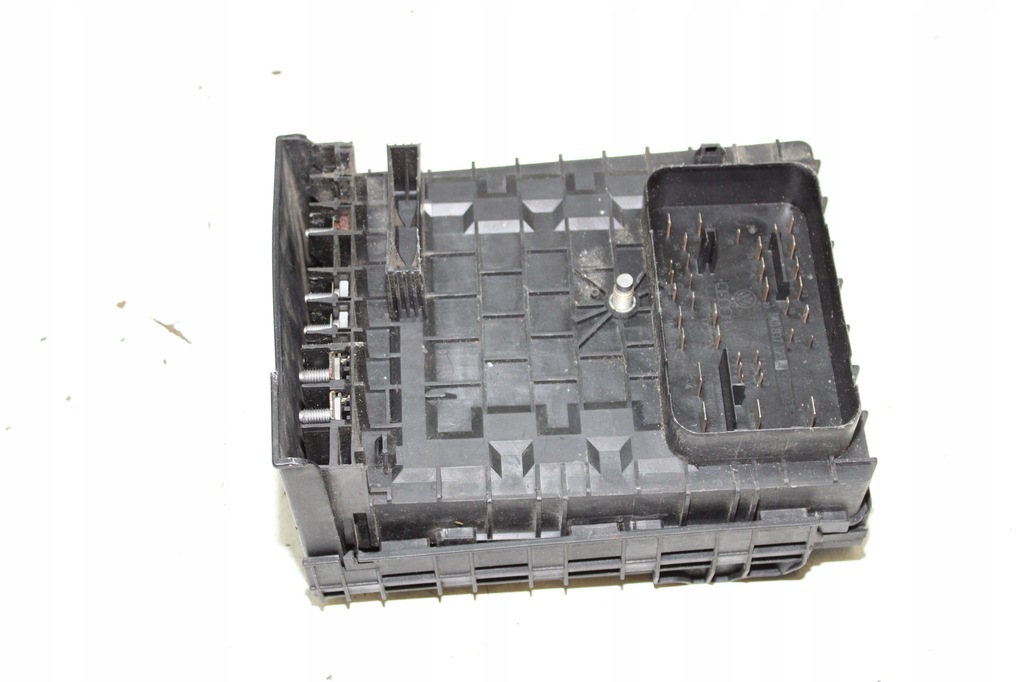 фото №5, Коробка запобіжників vw passat b6 1k0937132f bsi