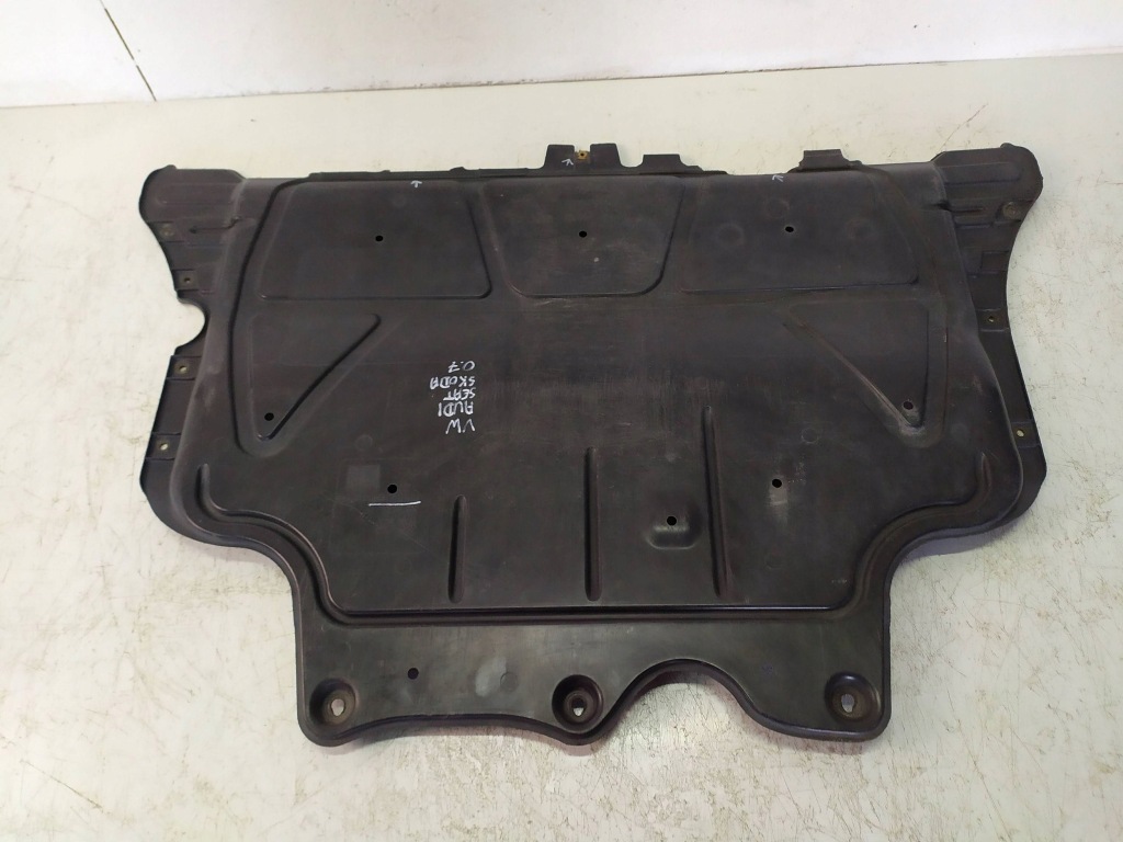 Плита накладка двигателя volkswagen audi skoda seat 5q0825236 Киев
