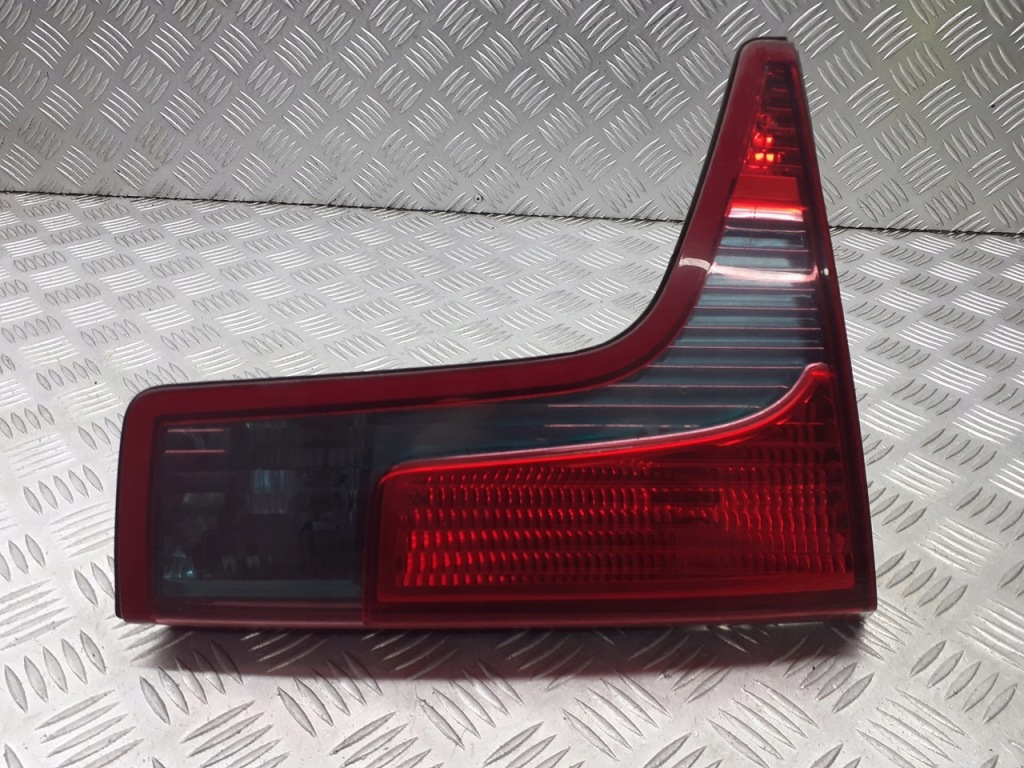 фото №1, Лампа правая задняя w крышка багажника citroen c5 ii 2.0 89032711