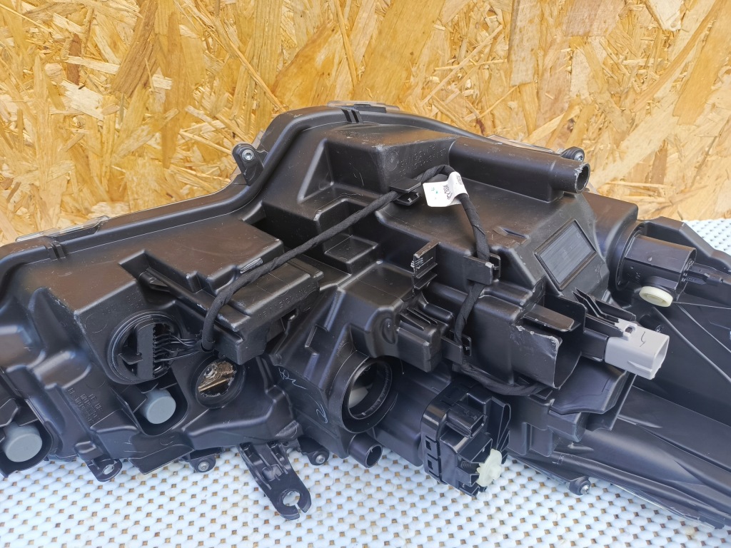 Фара перед левая toyota corolla e21 full led 81110-02s70 pu01 Цена