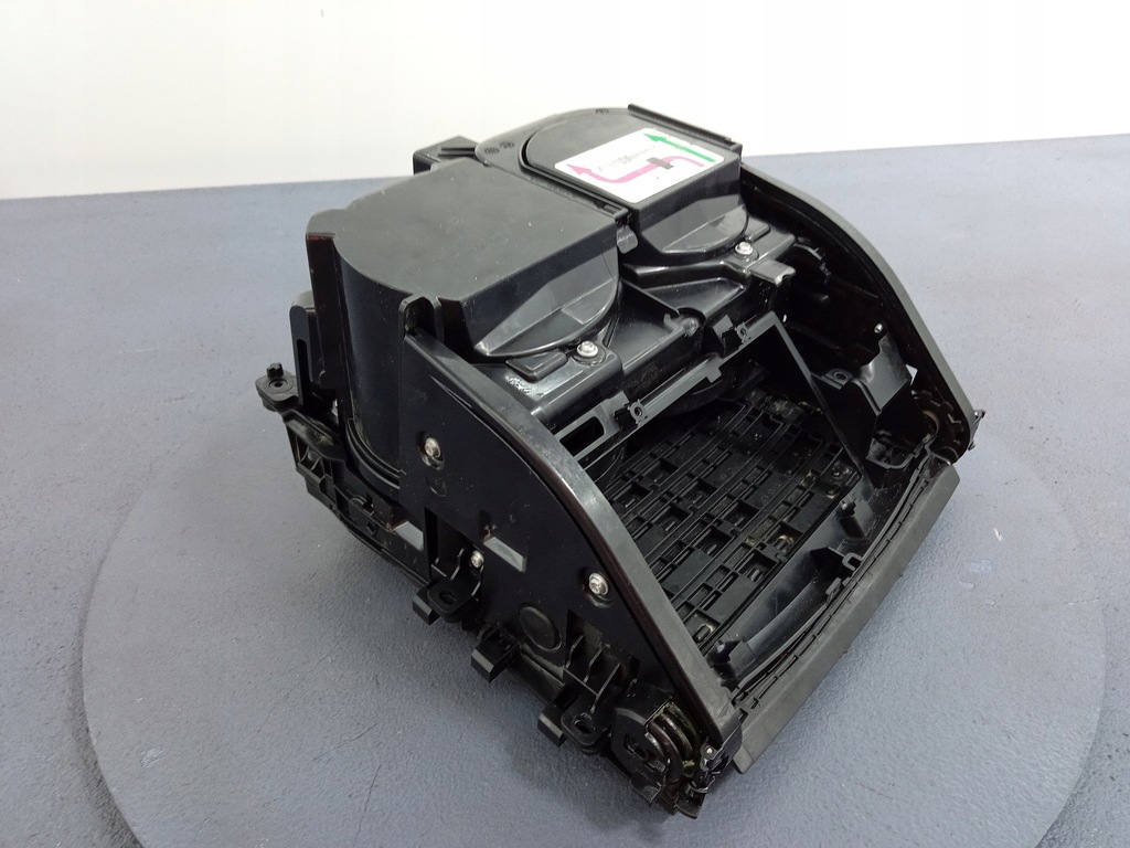 фото №8, Mercedes gls w167 кронштейн na кружки a1678109903