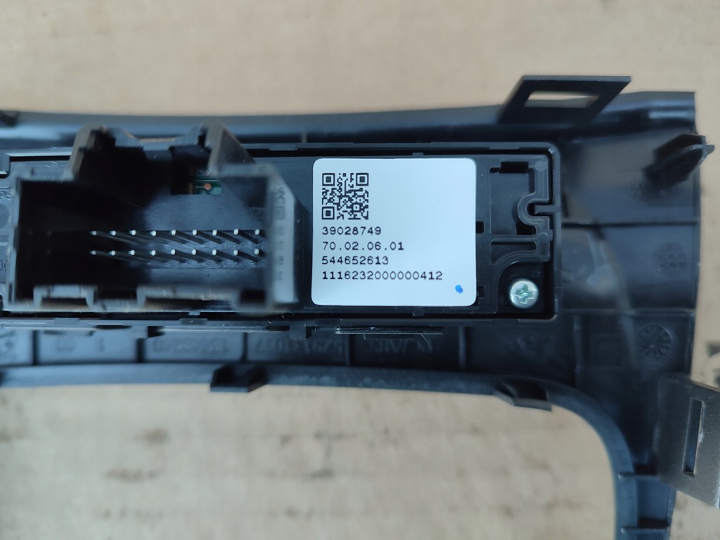 фото №6, Переключатель панель рамка передач opel astra k v europa 39028749 150tys przeb