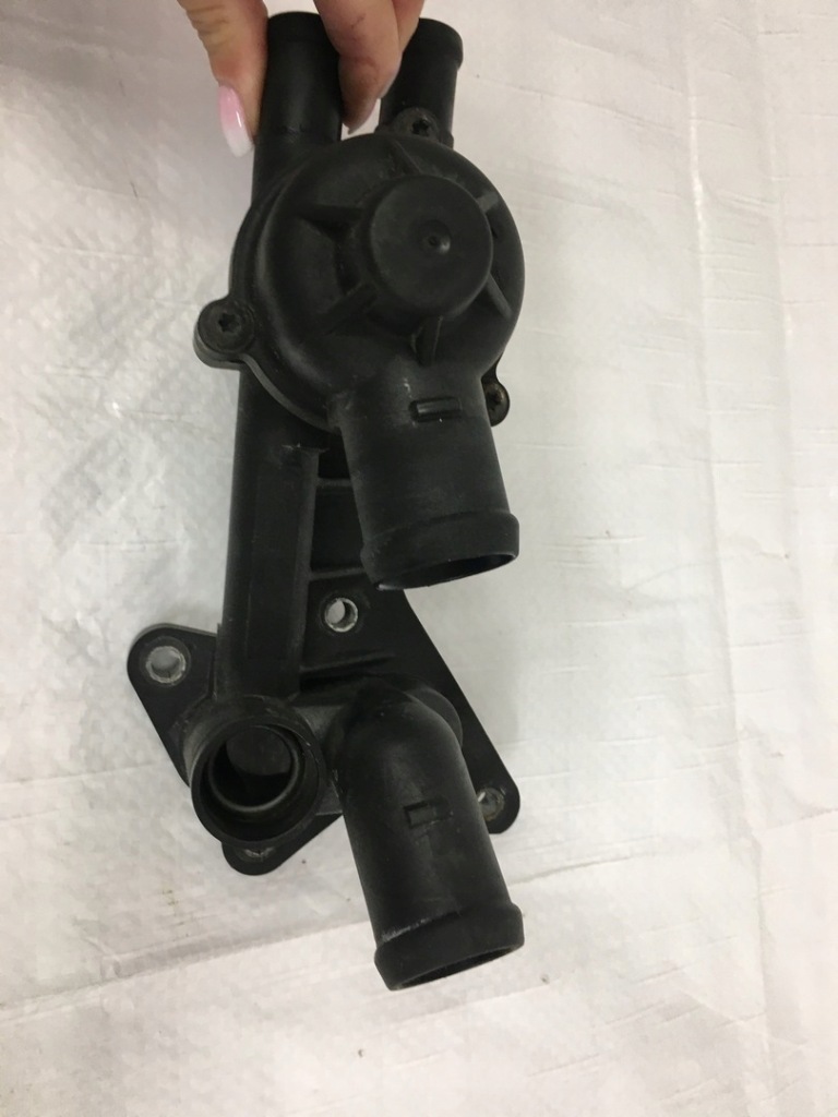 фото №12, Корпус термостата патрубок vw polo 6r v seat ibiza iv 1.2i cg 03c121111b