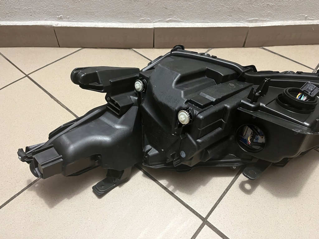 фото №14, Toyota camry vii 8 led 17- лампа передняя перед правая