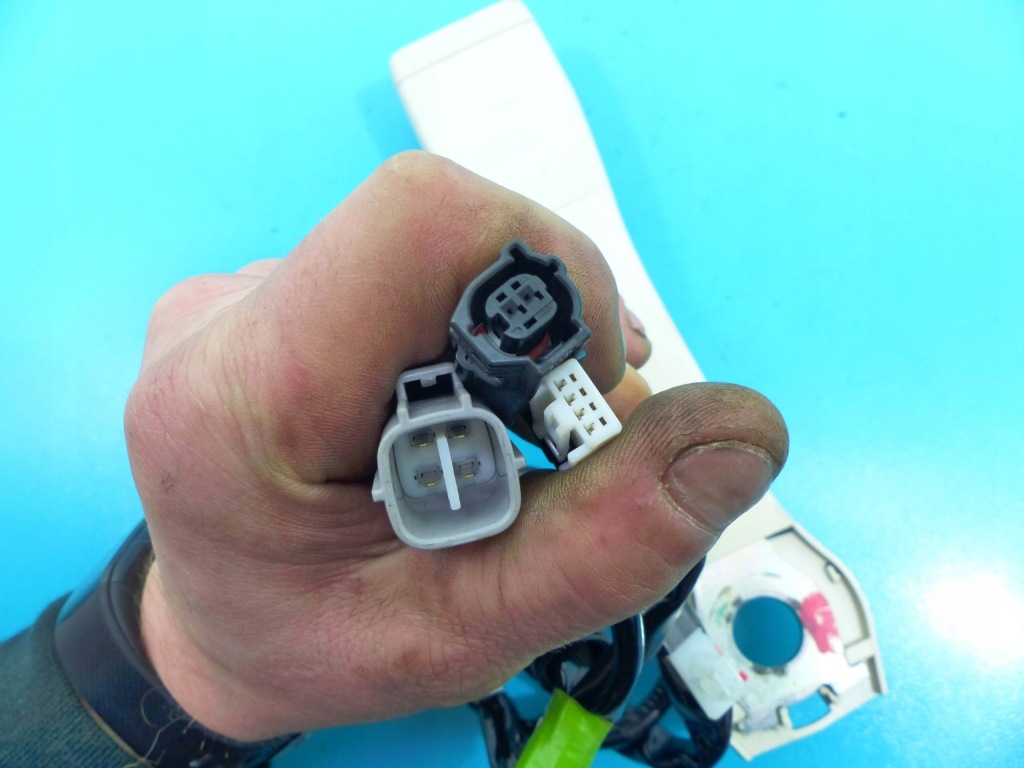 Замок поперечина лівий перед lexus ls iv ls600h eu Зі Шроту