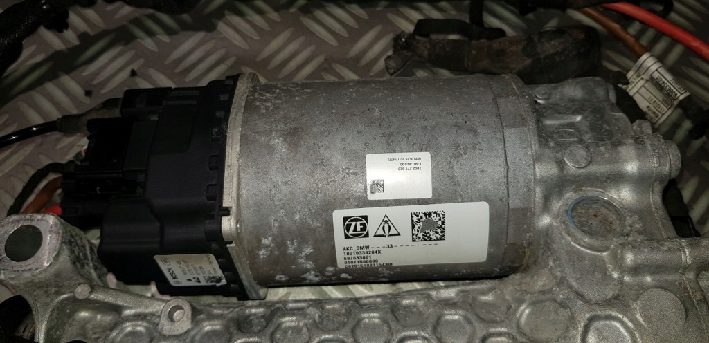 Bmw g05 g11 g30 привод поворота kół актуатор hsr поворотная oś задняя 6876338 с Разборки